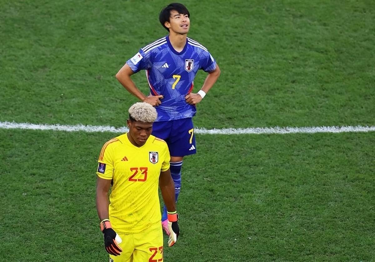 开云体育在线-关于马来西亚队鏖战丹麦队，黄鸭组合点燃赛场的信息