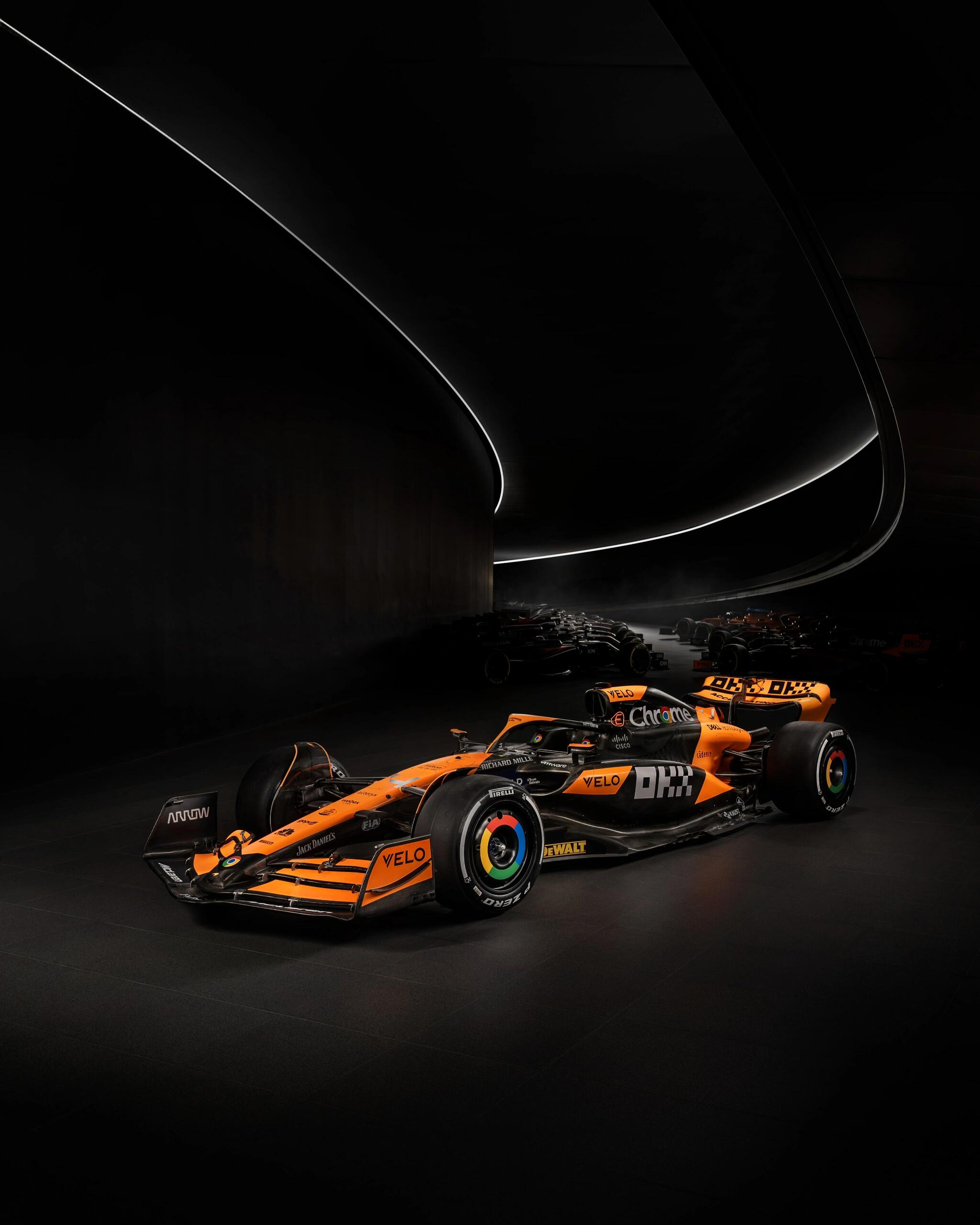 开云体育中国-迈凯伦完胜雷诺车队，皮亚斯特里扛起全队