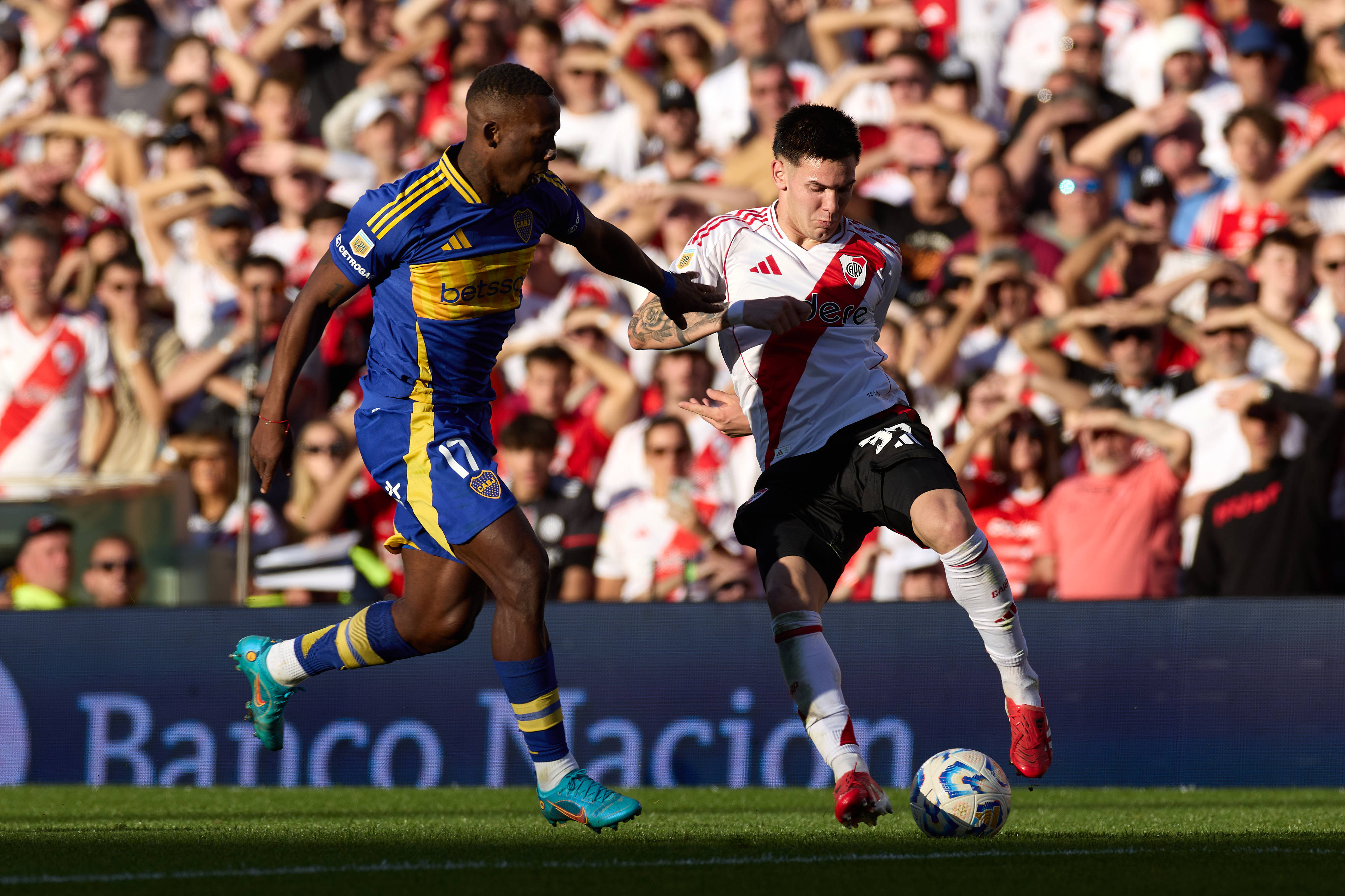 皇马完胜阿根廷，阿圭罗惊艳四座