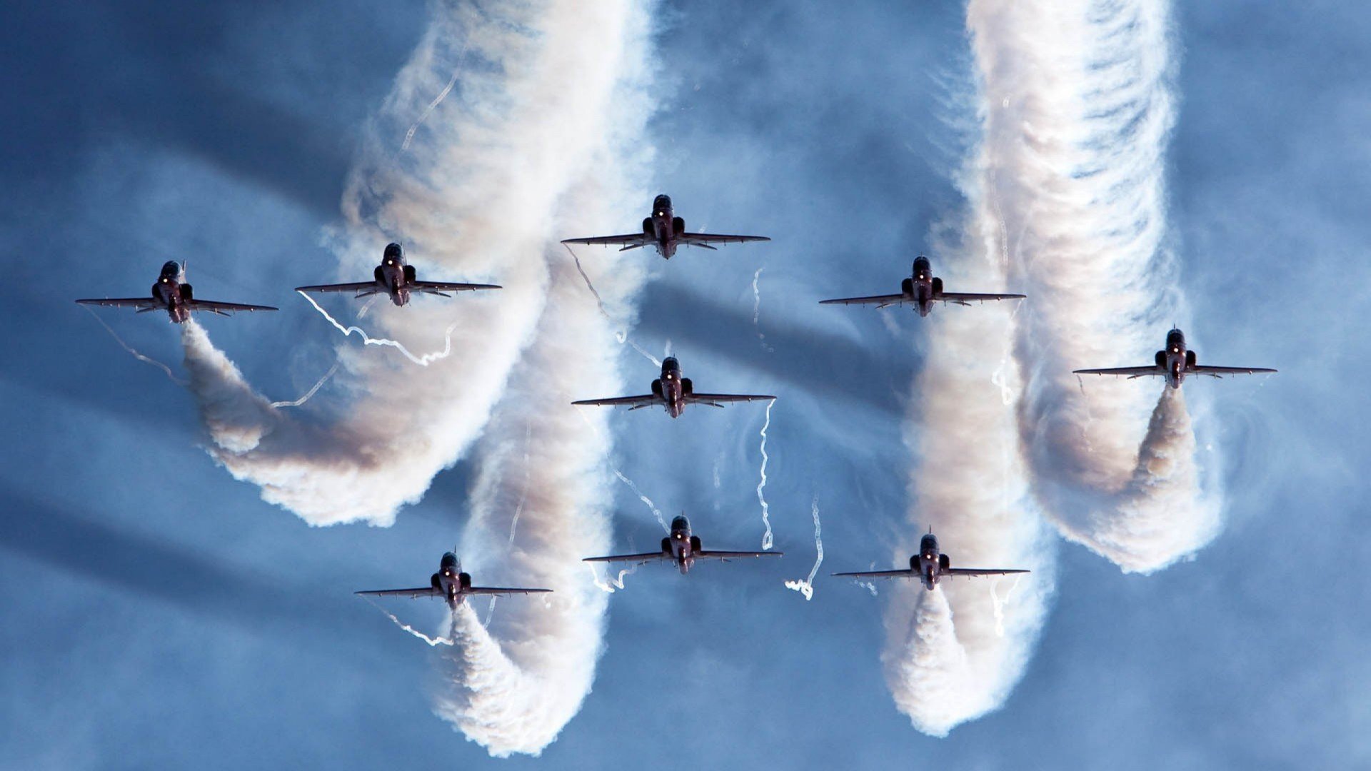 开云体育平台APP-新王登基，当贝蒂斯掀翻伯纳乌，三笘薰在银石赛道接管比赛