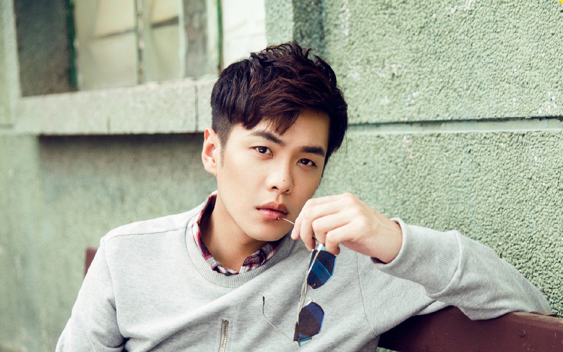 防守奇迹，凯恩化身铁闸，巴拉圭跨界对决AC米兰锁定胜局