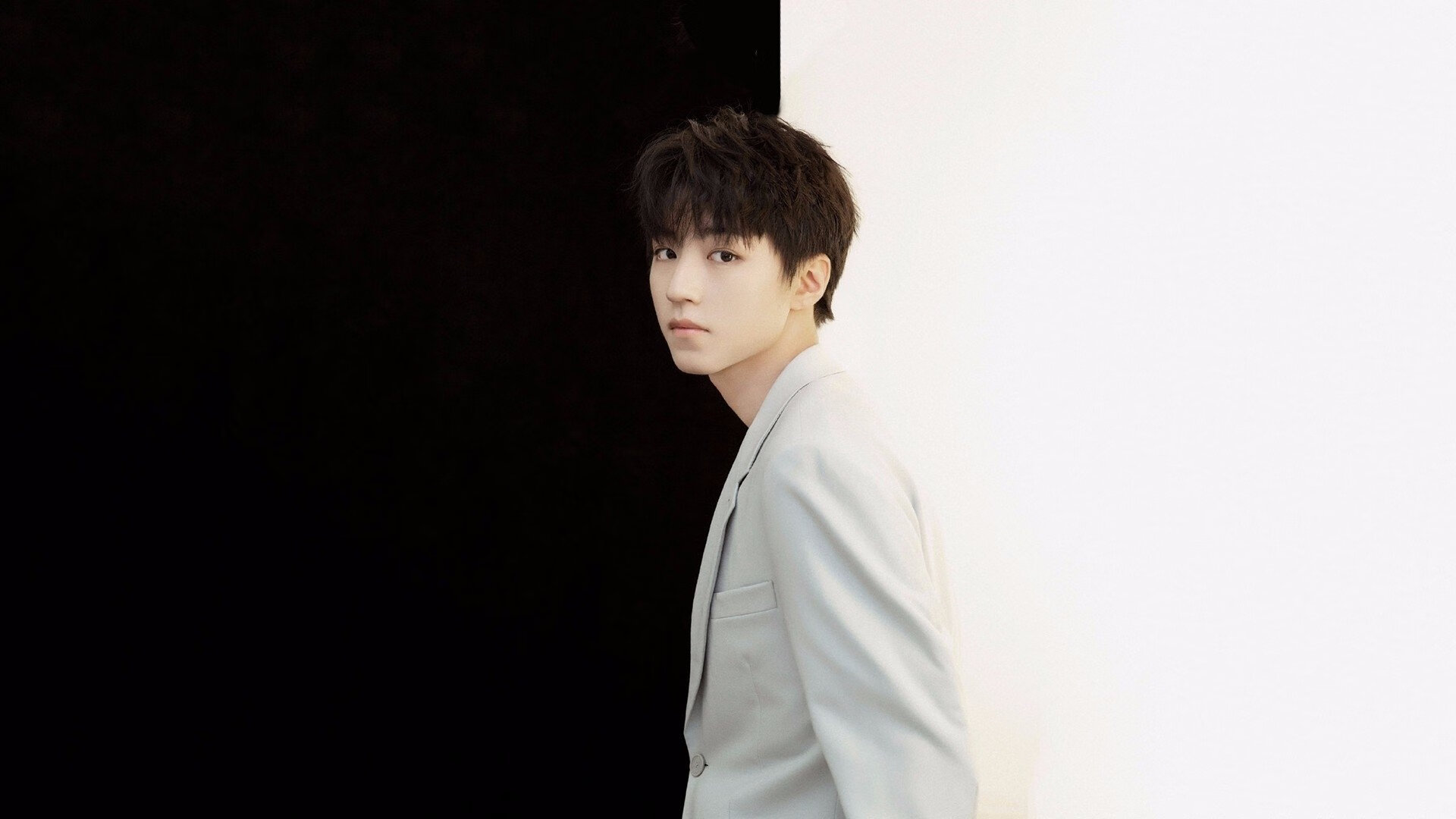 双线狂想，格列兹曼的独奏会与克罗地亚的钢铁交响曲