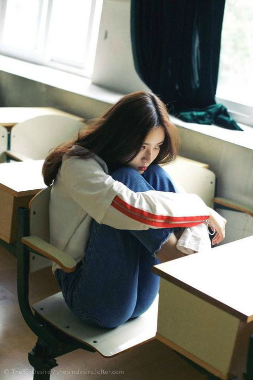 开云体育在线-若日尼奥越战越勇，奥地利如何封锁曼联？足球舞台上的两极绽放